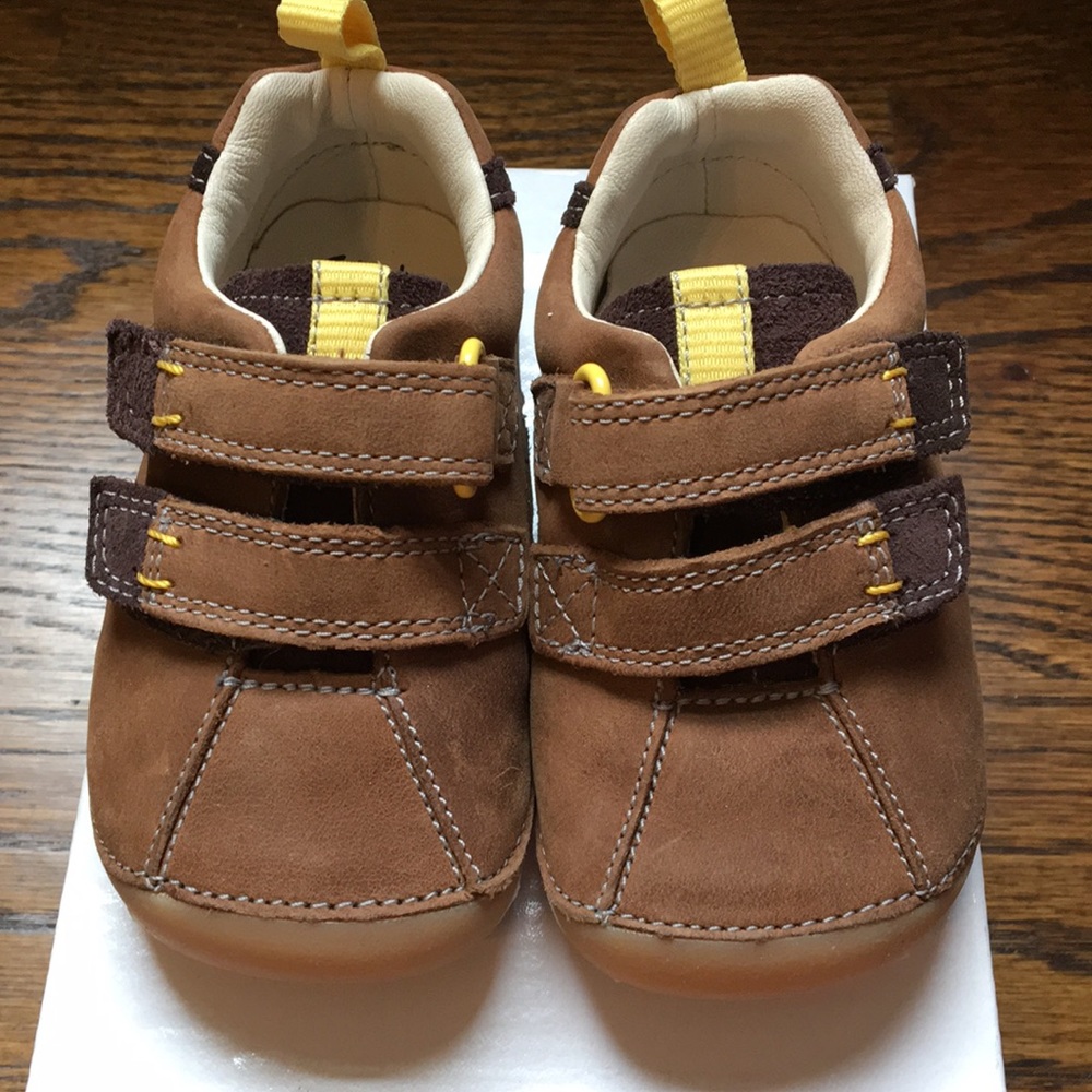 Clark’s First Shoes Brown Leather Sz 045 WXW XWide